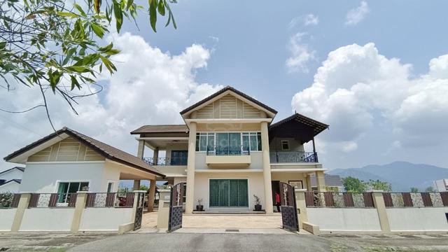 Bungalow at Gerbang, Meru, Ipoh 1