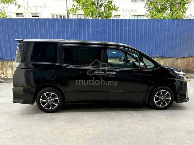 Toyota VOXY 2.0 ZS KIRAMEKI III (A)Full Loan C/Out - 5