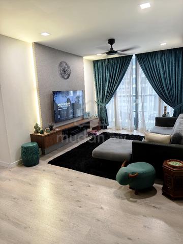LakeFront Residence 1