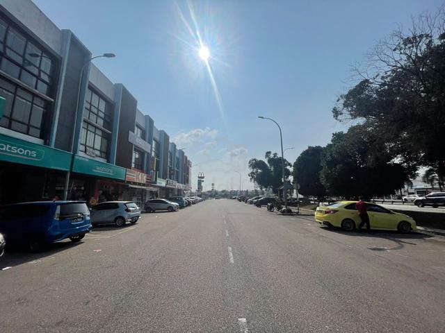 Taman Perindustrian Pekan Nanas 3 storey shoplot freehold tenanted 1