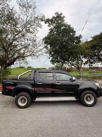 2010 Toyota HILUX 2.5 G FACELIFT DOUBLE CAB (A) - 3