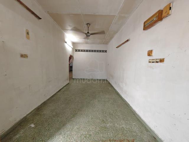 Jalan Kapar, Meru Single Storey House 1