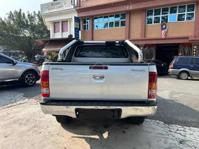 TOYOTA Hilux D/cab 2.5 AT - 4