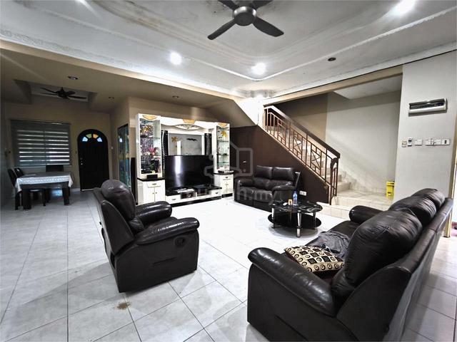 Puteri Wangsa Big House 1