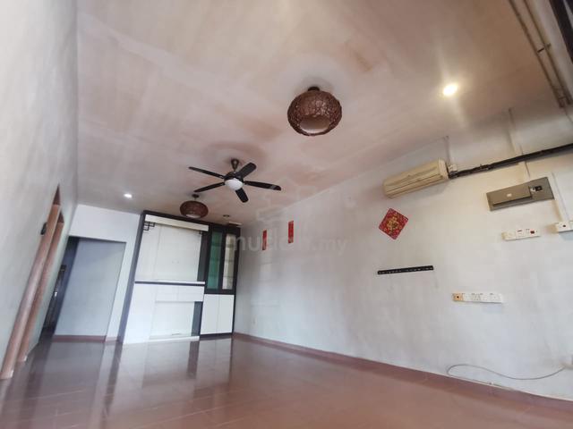 corner terrace house 1