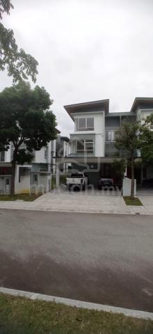3Storey Semi-D Cluster Parkfield Kajang 2 Utama 1