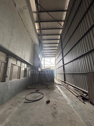 2 Storey Factory Corner Lot @ Taman Universiti For Rent 4