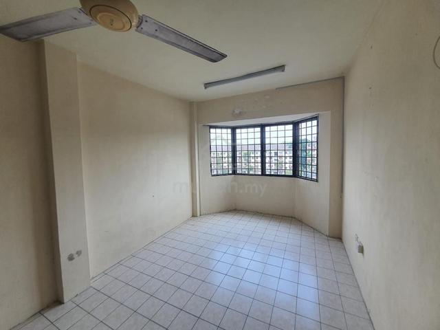 Suria Apartment (Damansara Damai) 1