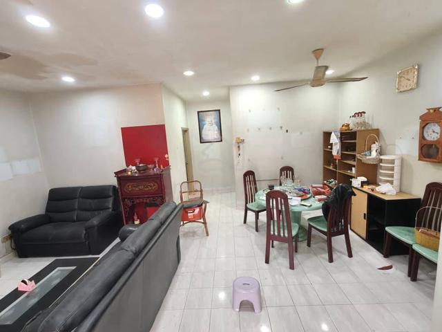 Seri Alam 1.5 Storey Terrace Below Market Renovated & Extended Unit 1