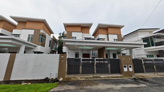 Batu Pahat Double Storey Semi D At Taman Suria Permai 1