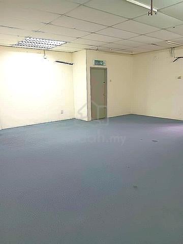Taman Molek , jalan molek 3 , Shop lot for Rent (Top floor) 4