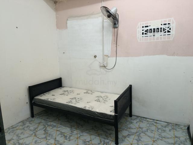 Bilik sewa lelaki bukit pasir 1