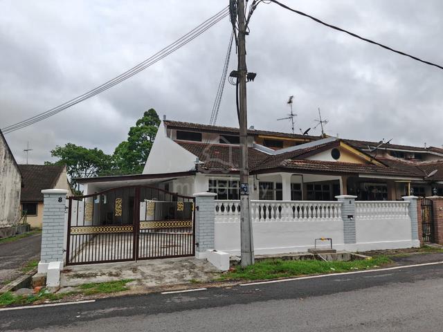1 Storey Terrace House End Lot Extra Land Taman Bintang Utama Senai 1