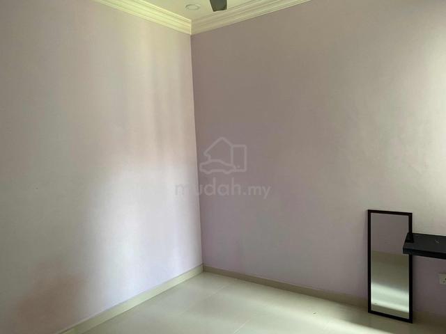 Room for Rent @ Alam Damai Cheras Townhouse Indian Working Female 1
