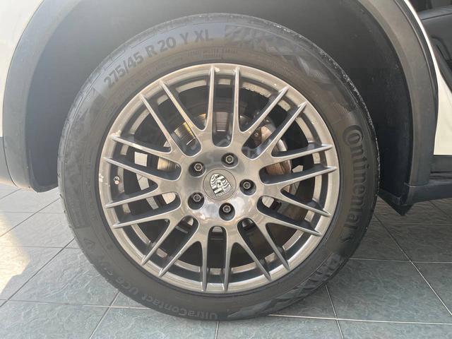 2011 Porsche CAYENNE 4.8 S 958 (A) - 5