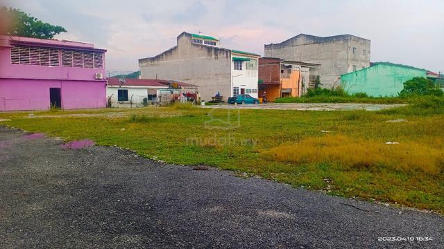 To SELL : Big Corner Shop Lot To Sell @ Banir Estate, Tapah 1