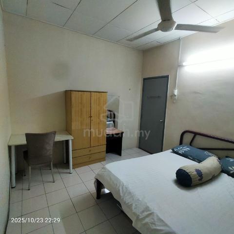 Medium Room Pelangi Heights Apt behind Centro Mall 1