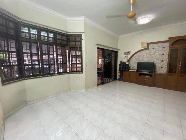 Menglembu / Double Storey Terrace House / 20x65 / 4 Bed ,3 Bath 1