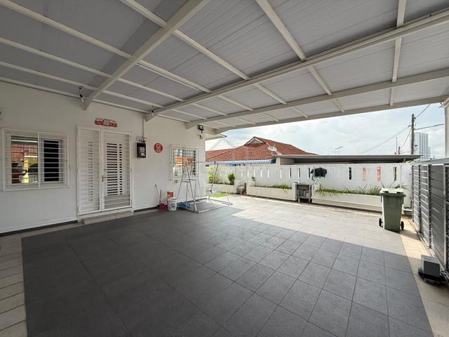Air Itam , Reservoir Garden Semi-D renovated corner single storey 1