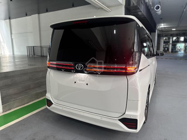 2022 Toyota VOXY 2.0 S-Z (A) - 5
