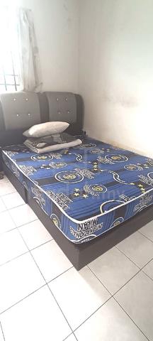 Female Only - Master Room Flora Damansara 1