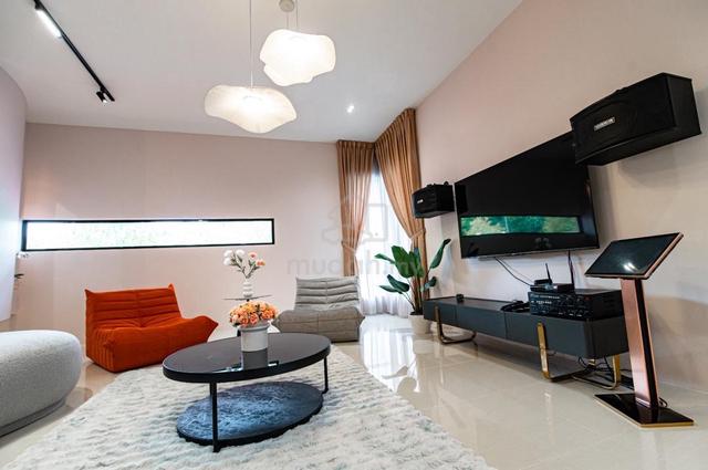Senai Hills Semi D Double Storey House For Rent/ Senai Airport/ JPO 1