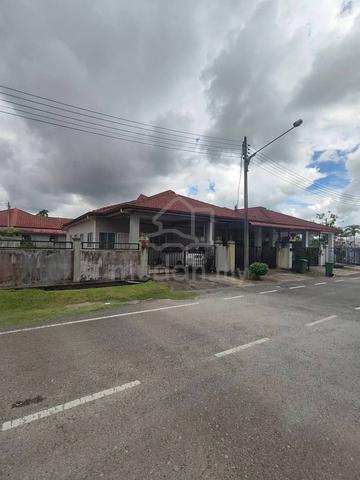 Single Storey Corner House For Sale Location at Kota Samarahan 1