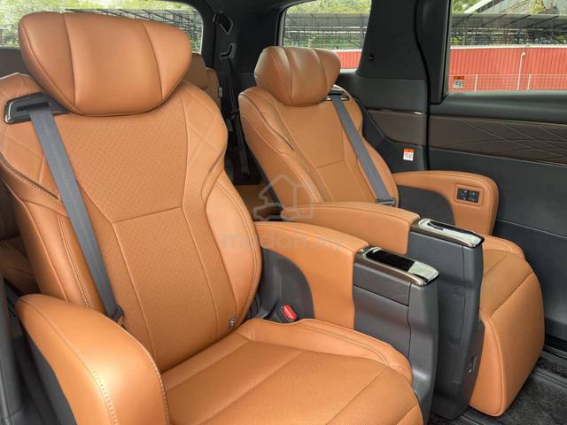 2024 Toyota VELLFIRE 2.4 Z GRADE 4.5A MILEAGE 22K - 4