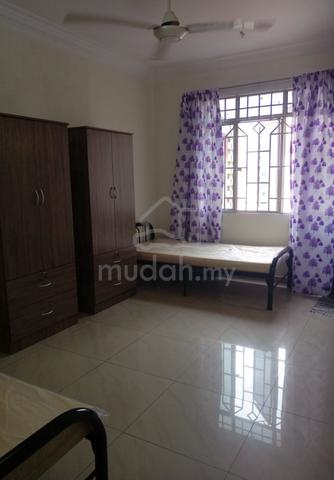 BILIK MASTER di Mentari Court Apt, Bandar Sunway 1