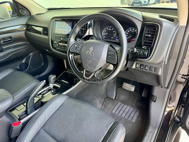Mitsubishi Outlander 2.0L Facelift 7 Seater SUV - 5