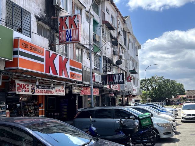 Taman Sri Serdang, Seri Kembangan,Ground Floor 1