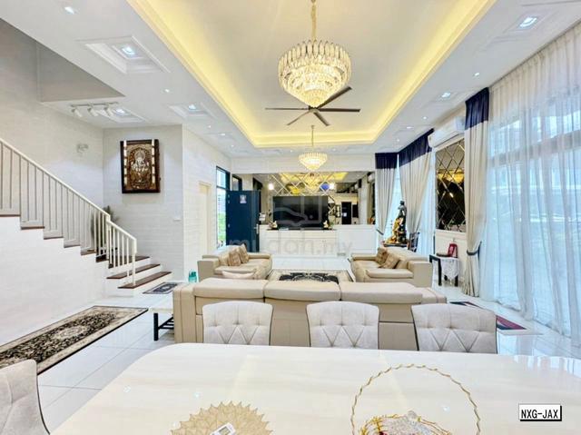 BELOW MARKET !! 4654ft Broadleaf Residence 3 Sty Semi-D Kota Kemuning 1