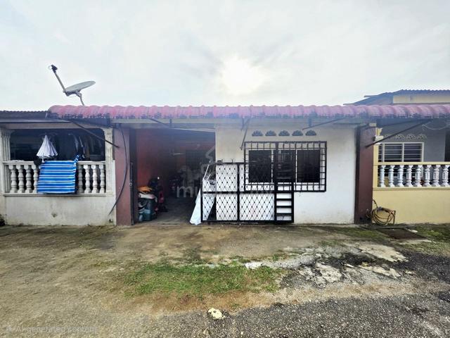 [KOS RENDAH ADA TABLE TOP] Teres Setingkat Kampung Padang Kuantan 1
