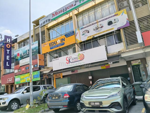 Ground floor shop for rent main road bandar botanic klang 1