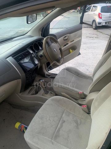 2010 Nissan GRAND LIVINA 1.6 CLASSIC/COMFORT (A) - 5