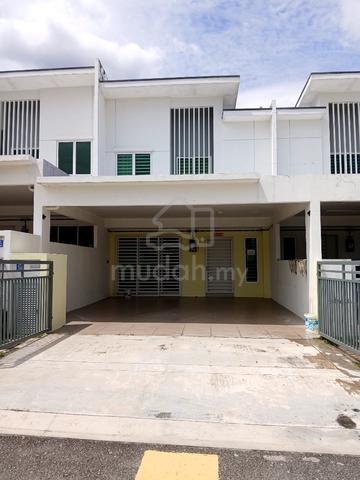 Below Market Price ! Double-Storey House For Sale in Hijayu 1,Sendayan 1