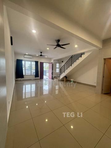 Double Storey For Rent, Partial Furnished @ Rimbayu Starling Residence 1