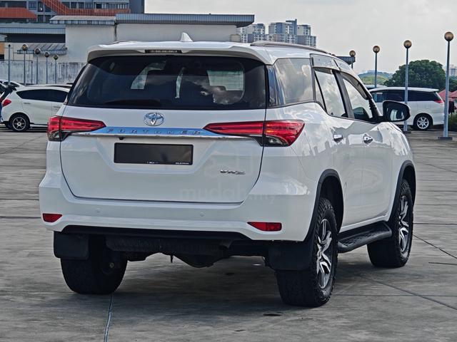 2016 Toyota FORTUNER 2.4 VRZ (A) - 4