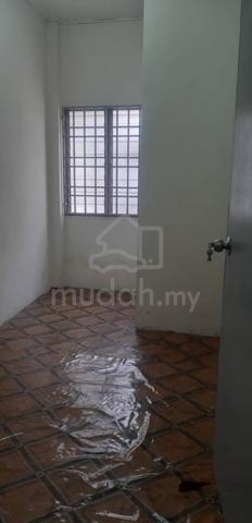Pangsapuri Seri Mewah (Blok D) 1