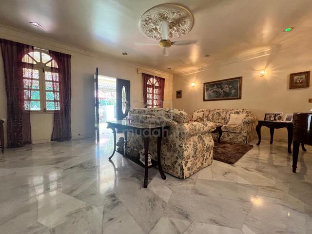 Tanjung Bungah 2-Storey Semi-D | Spacious & Well Maintained Home 1