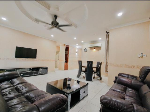 Riverine Emerald 1