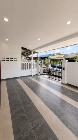 Jalan Ronggeng Taman Nesa 1