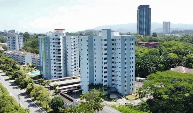 The Colonnades Condominium 1