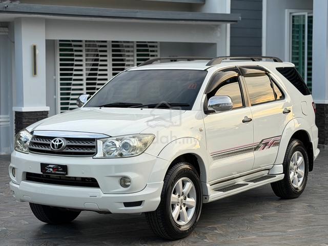 2010 Toyota FORTUNER 2.5 G TRD SPORTIVO - 2