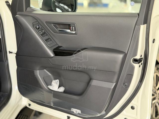 2024 Toyota Land Cruiser 300 AX 3.5 V6 Twin-Turbo - 5