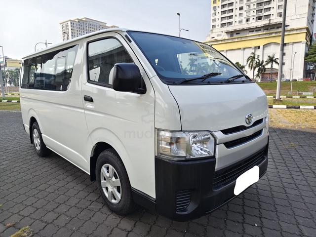 2017 Toyota Hiace 2.5 (M) Window 14 Seat Low Roof - 1