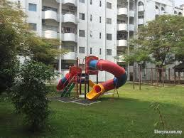 Fawina Court 4