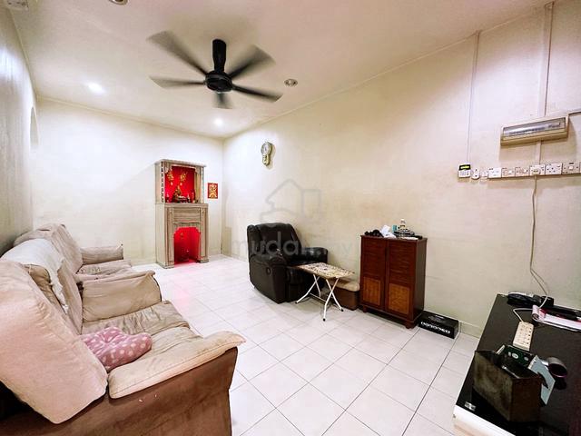 Bandar Seri Astana Single Storey 1650 sqft Extended Kitchen 1