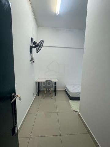 Single Room For Rent 3 Minutes Walk MAHSA University Fully Furnished 1