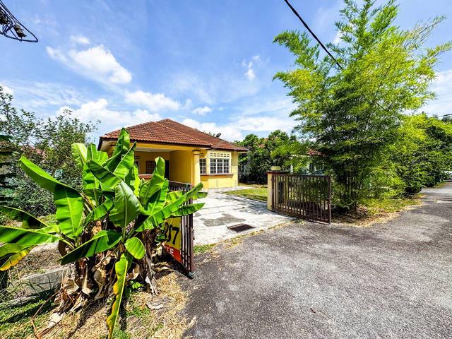 Facing Open Bungalow Single Storey Bandar Mahkota , Banting 1